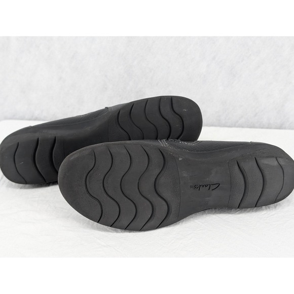 Clarks Womens Black Leather Slip On Loafers Cushion Soft Comfort Shoes Size 5.5 - Picture 7 of 9